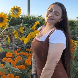 Meet your Posher, Neriah